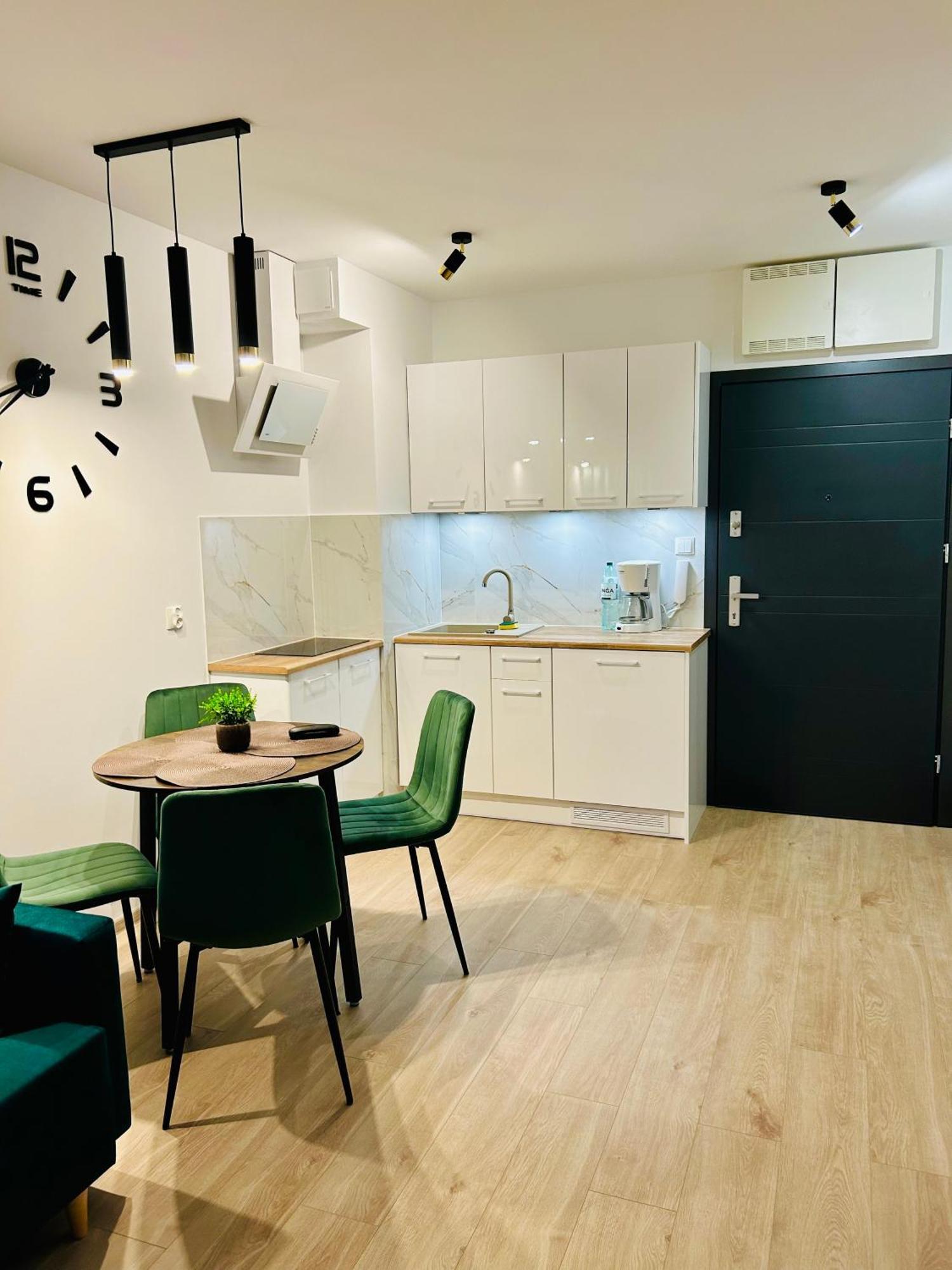 Apartment Green With Private Bike Storage ชวีโนวิชแจ ภายนอก รูปภาพ